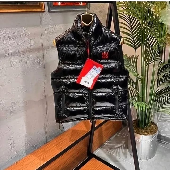 Hugo prsluk lakirani